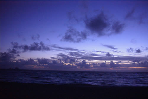 夕暮れの神津島